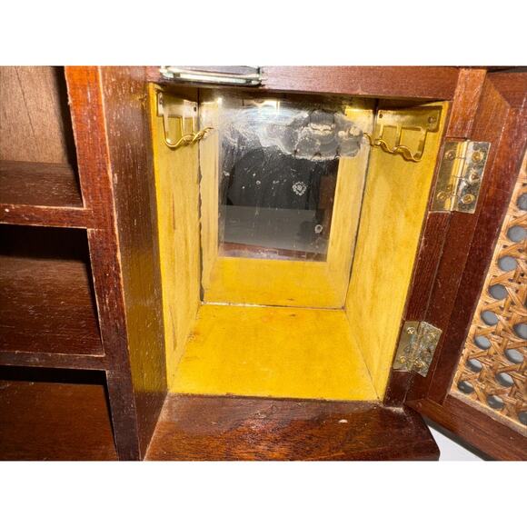 Large Vintage Jewerly Box - Picture 8 of 16